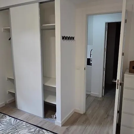 Casa Elena Pacos * פואנגירולה