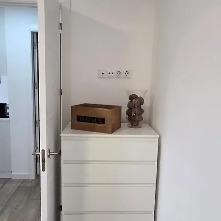 Casa Elena Pacos פואנגירולה