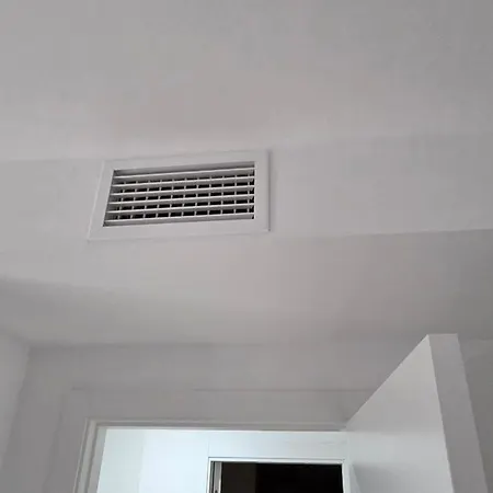 Casa Elena Pacos פואנגירולה
